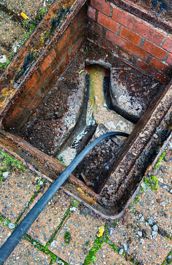 https://plumberapplecross.com.au/uploads/2025/06/blocked-drains-644040.jpg
