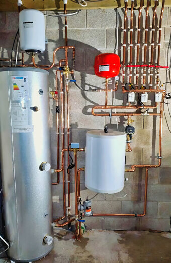 https://plumberapplecross.com.au/uploads/2025/06/commercial-plumbing-915367.jpg