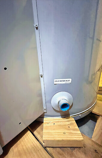 https://plumberapplecross.com.au/uploads/2025/06/hot-water-266575.jpg